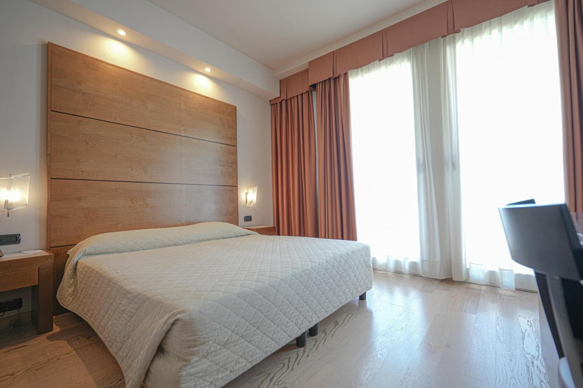 Hotel Europa Reggio nell'Emilia Exterior foto