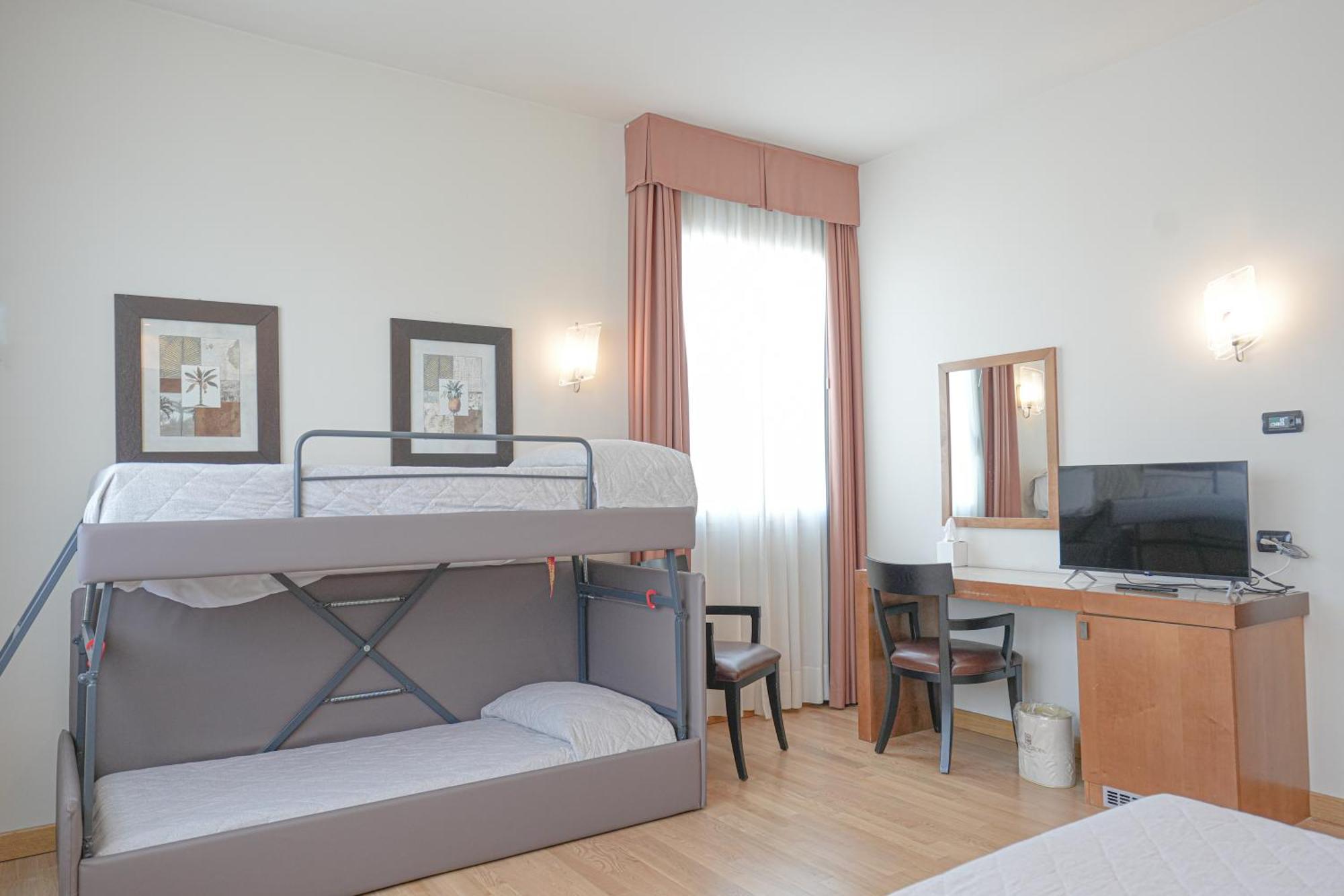 Hotel Europa Reggio nell'Emilia Exterior foto